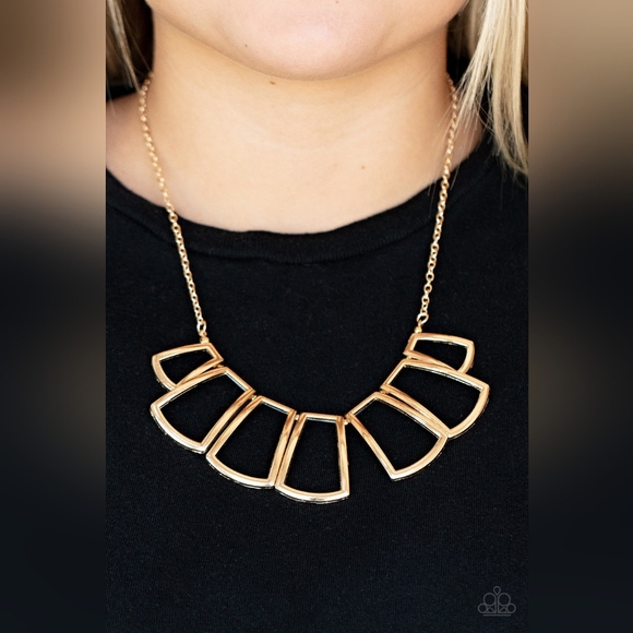 paparazzi Jewelry - Full Fledged Framed Necklace